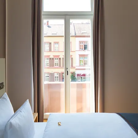 Qube Bergheim 酒店 4*