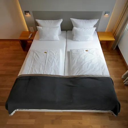Otel Qube Bergheim 4*